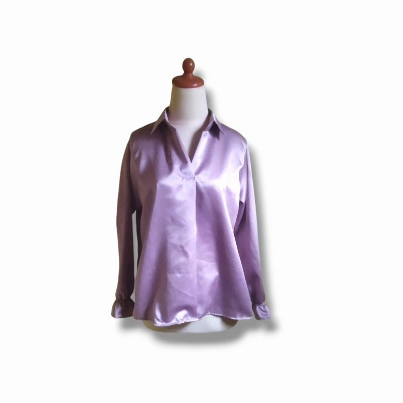 Product Introduction of Satin Blouse V-neck  Top Baju Atasan  Wanita Formal Satin Top Kantor Blouse Kerah  Kemeja  Kerja Wanita Tangan Panjang Mewah Nyaman Kancing 15
