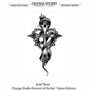 รอยสักชั่วคราว ดีไซน์ไขว้โซ่ ติดทนนาน 15 วัน กันน้ำ ไม่กลัวแรงเสียดทาน สติ๊กเกอร์รอยสัก