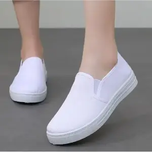 sepatu wanita slip on putih hitam & marun sepatu wanita terbatu 2025