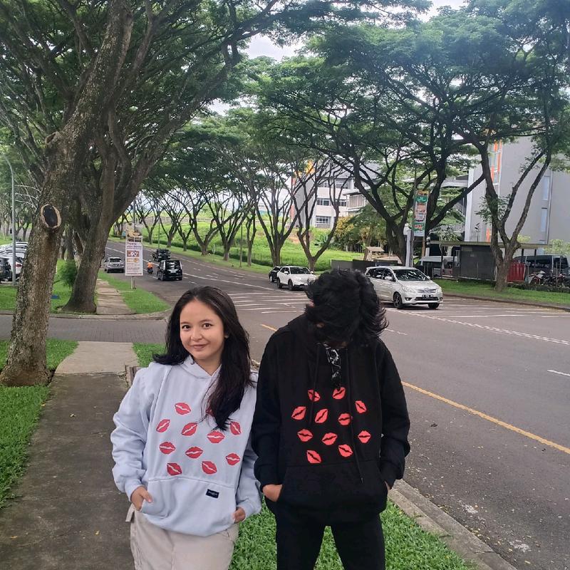 HOODIE SWEATER KISS UNISEX HIGH QUALITY PREMIUM DISTRO Fleece Tebal Wanita Pria 5