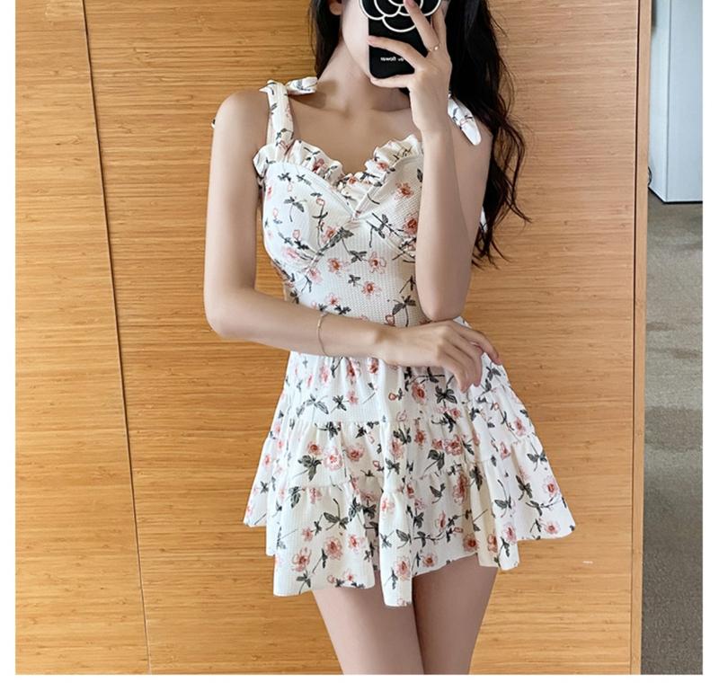 Product Introduction of One-Piece Swimsuit for Women 2023 Summer New Floral Fresh Conservative Belly Covering Slimming Pure Desire Sling Hot Spring 4
