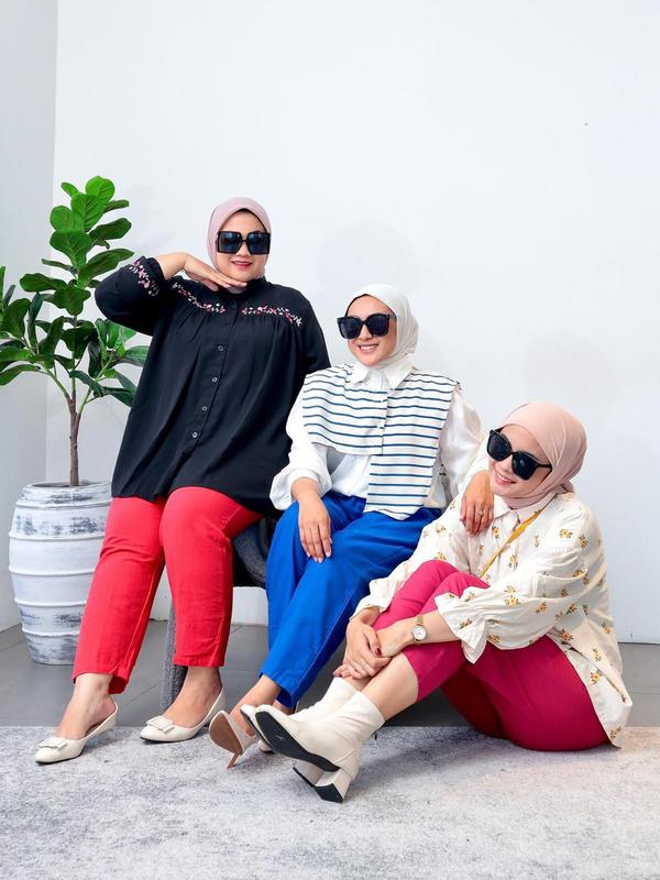 Celana Panjang Wanita Jumbo Kekinian Bahan Linen New Terbaru - Biru Hitam 3