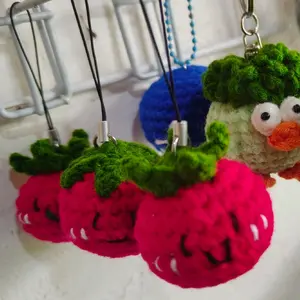 ganci rajut karakter tomat