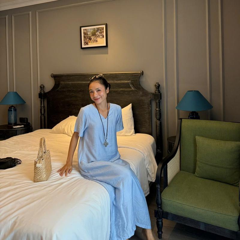  D165 ĐẦM NỮ TAY NGẮN CỔ V CHÂT XƯỢC SIZE 1 2 