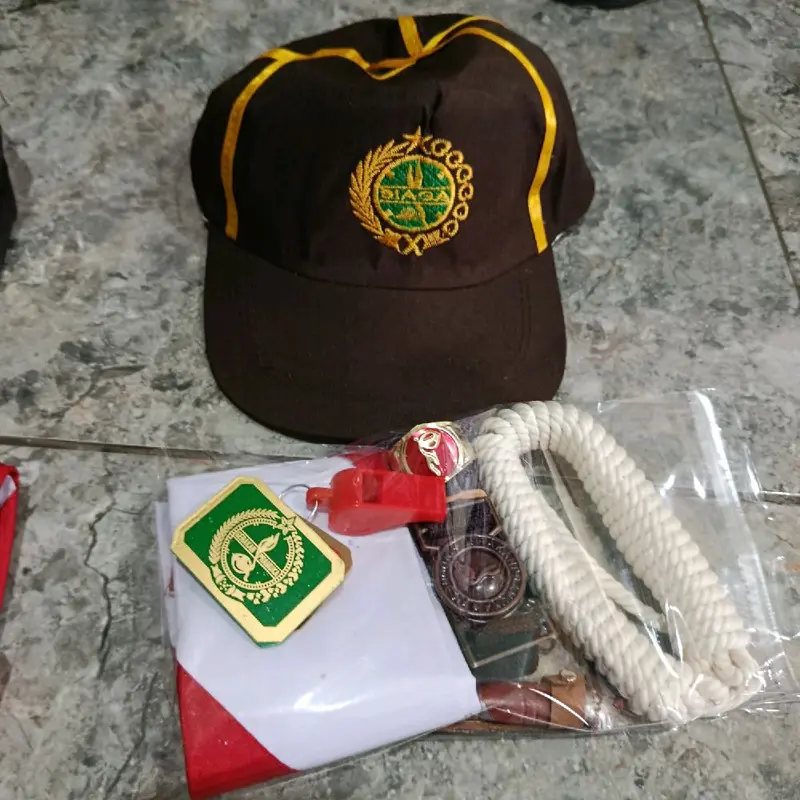 Set Pramuka Siaga Putra Putri / Alat Pramuka SD  Fashion Aksesoris Topi /Tali 1