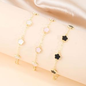 Classic and fashionable versatile flower titanium steel bracelet with gold-plated and non fading temperament, five leaf floral bracelet