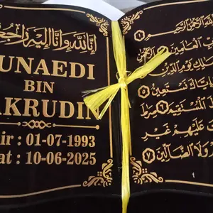 batu nisan keramik polos bentuk buku plus dudukan ukuran 20x30