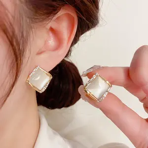 EAR PARTNER-s925 Anting  geometris batu mata kucing persegi kelas atas, anting tatahan mikro sederhana Korea, anting gaya online populer