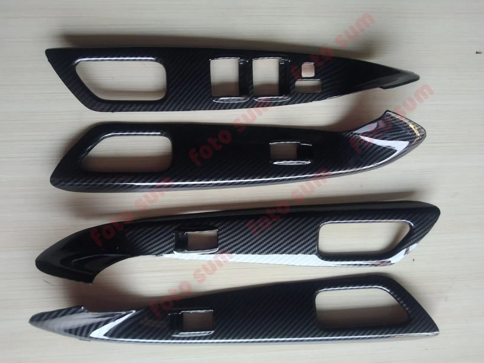 Panel warna carbon innova 2004 sampai 2015 model tempel satu set 4 pcs