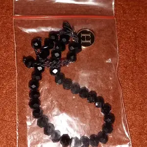 GELANG BULAT KRISTAL INISIAL A-Z TERBARU KUALITAS BISA DI ADU.