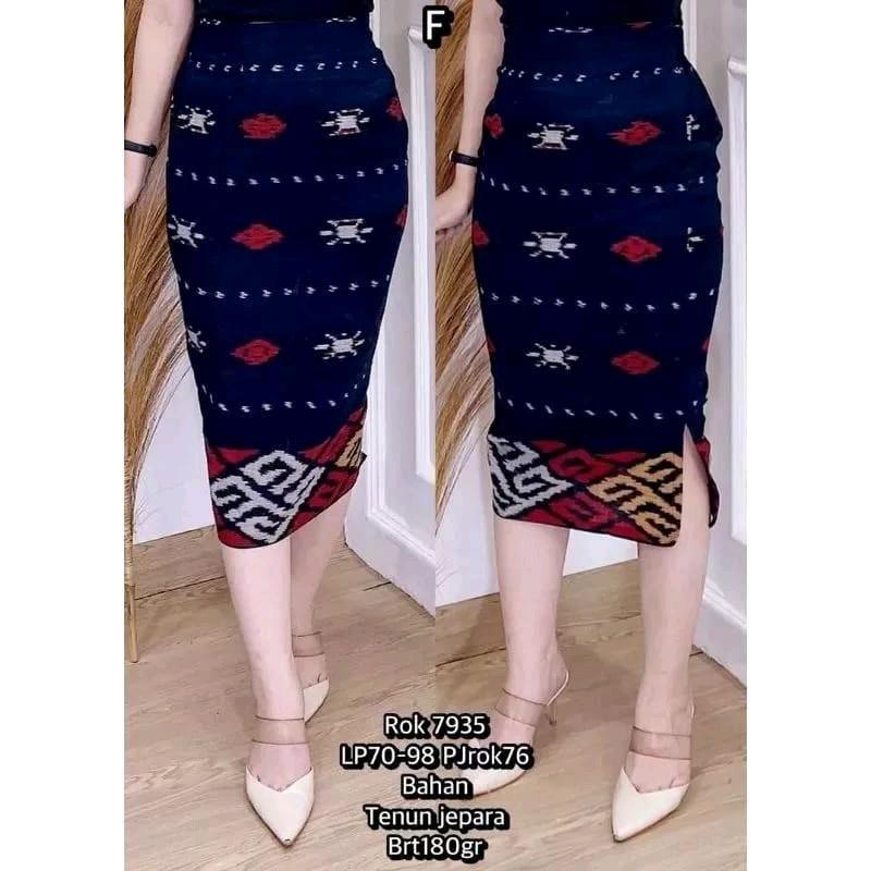 ROK PENDEK SPAN TENUN WANITA ETNICK MOTIF BELAHAN SAMPING 0