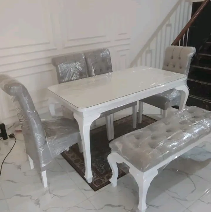 Satu Set Meja Makan 4 Kursi + Bench Furniture 1