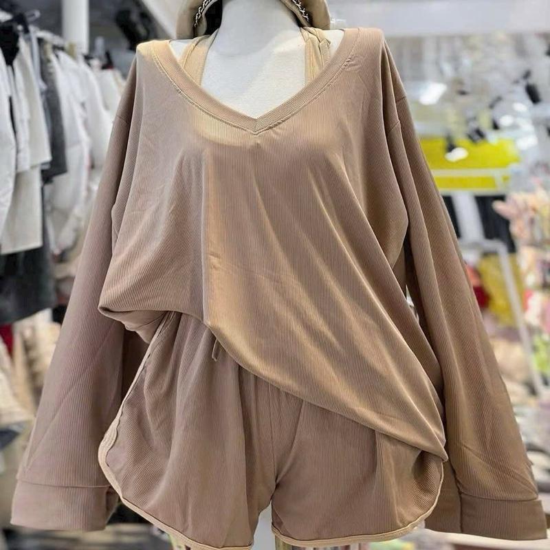 Sét bộ 3 món áo tay dài quần đùi chính chủ hình thật dưới 60kg Nữ Women Top Thun Tre Nhung 0