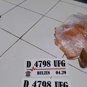 (MERAH) Akrilik Aksesoris Variasi Custom Pajangan Koleksi