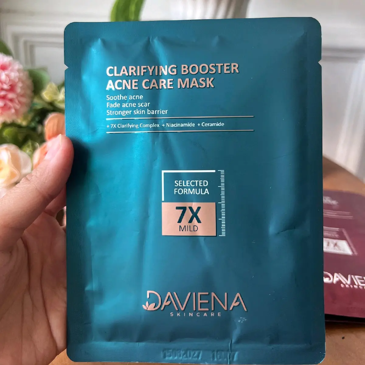 Clarifying Booster Acne Care Mask Daviena SKincare Masker Berjerawat Perawatan Muka Mencerahkan