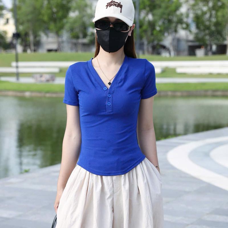 [ DEAL MỞ BÁN ] Hilahouse - Áo Cộc Tay Cổ Chữ Y Phối Cúc Ôm Body Nữ, Áo Tay Ngắn Phối Cúc Ôm Eo _ Hilahouse Top - S368