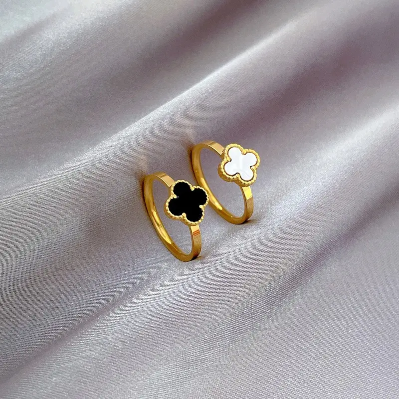 Cincin Wanita Titanium Gold Bunga Hitam Gold Bunga Putih Tidak Luntur Tidak Karatan