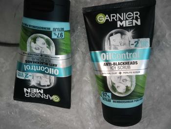 Product Review of (PAKET HEMAT ISI 2) Garnier Men Oil Control Anti Blackheads Brightening Icy Scrub Facial Cleanser Skin Care - 100ml from F**h N** Q**m 1