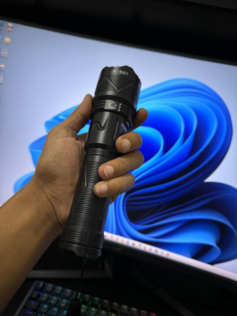 Product Introduction of Multifunctional flashlight 8800mAh ultra bright LED Powerful Flashlight Alloy Body 5 Lighting Modes Type-C Torch Light Tactical Flashlights Outdoor  Portable Lampu Terang 23