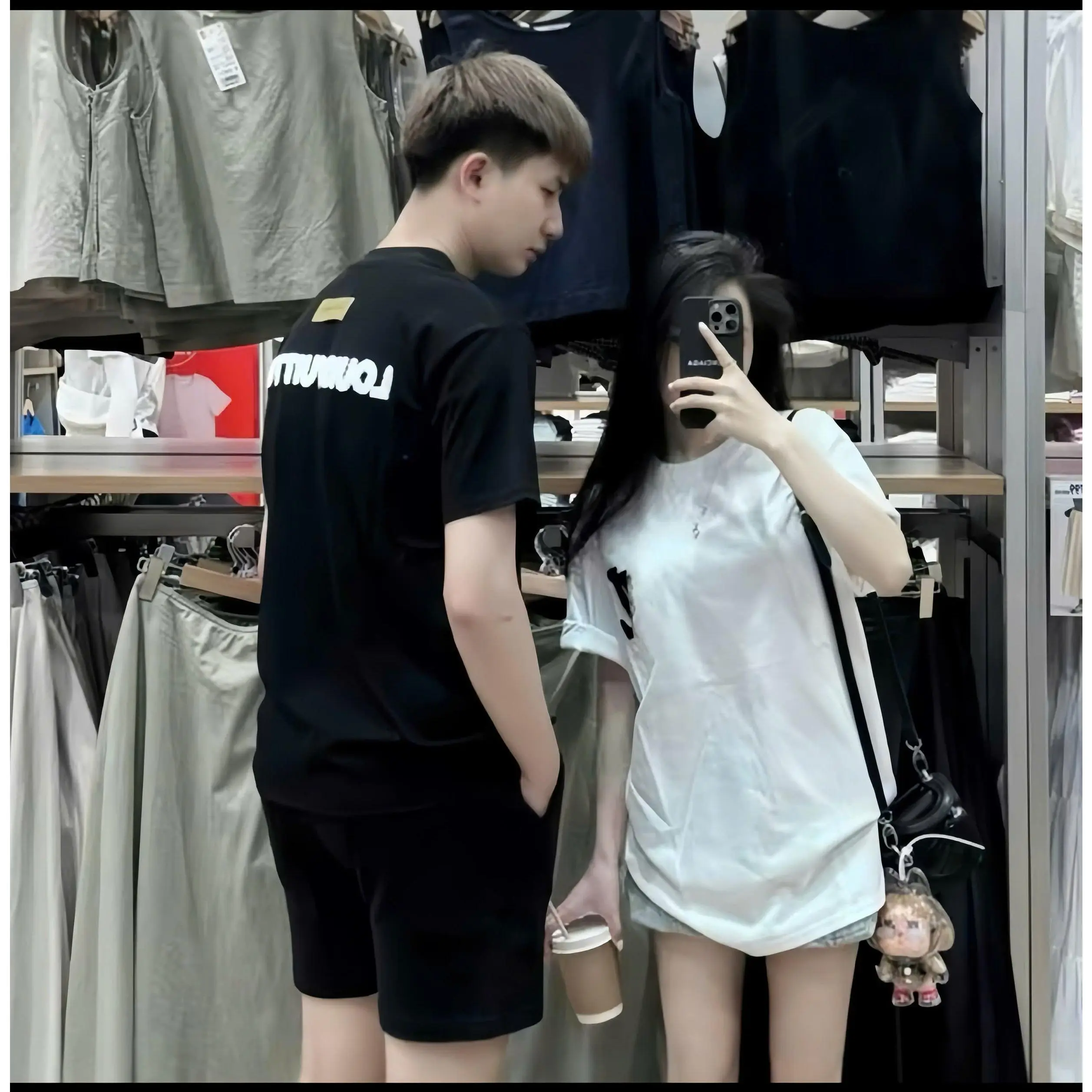 Áo Thun Lo.V thêu 2 mặt chất cottong2c nhận về chuẩn chứ from oversz Nam Nữ áo  phông  nữ
