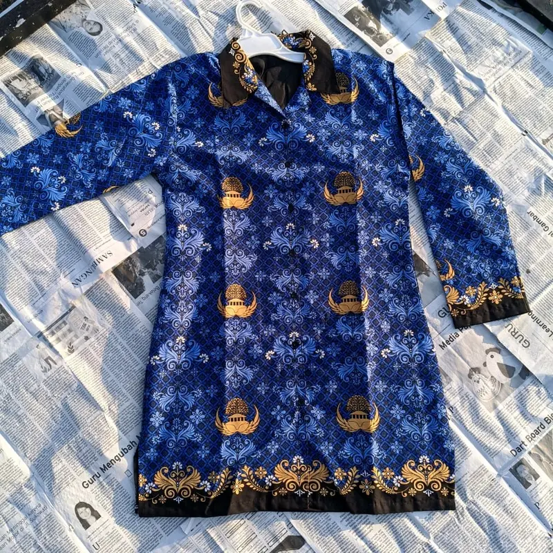 Seragam Korpri Terbaru 2023 Pria dan Wanita Lapis Furing Kerah Hitam Katun 40s Atasan Batik Baju Panjang Motif 7