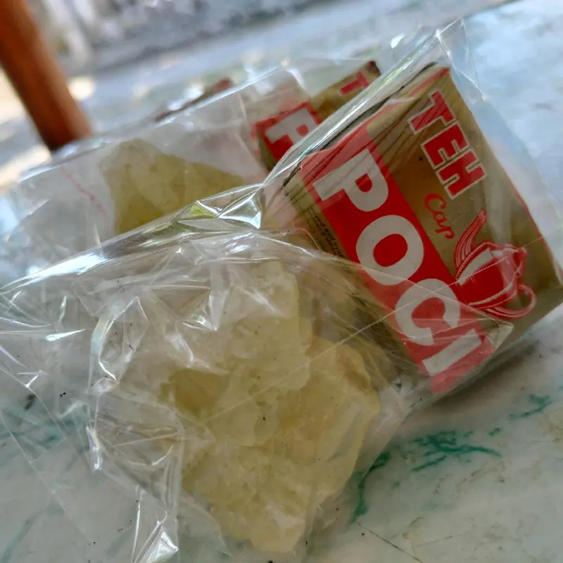 Paket Teh cap Poci dan Gula Batu sekali seduh (isi 10) 1