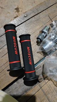 Product Review of HANDGRIP GRIP MOSCOW WARNA WARNI PLUS JALU STANG BISA UNTUK SEMUA MOTOR from "**🇸 0