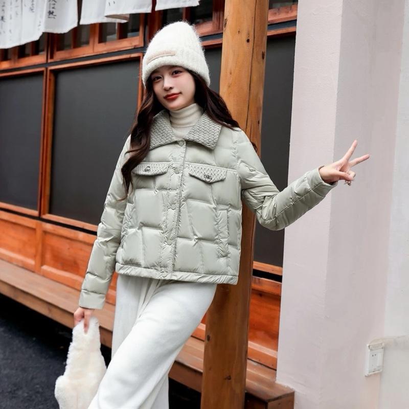  Áo Phao Phối Màu xanh cốm Thiết Kế Trẻ Trung Đơn Giản Cho Nữ Mùa Đông 2025 - Phong Cách Thời Trang Hiện Đại 