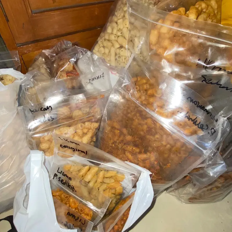 Makaroni bantet by nyemil seuhah 250gr asin pedas Snack Cemilan Kering 4