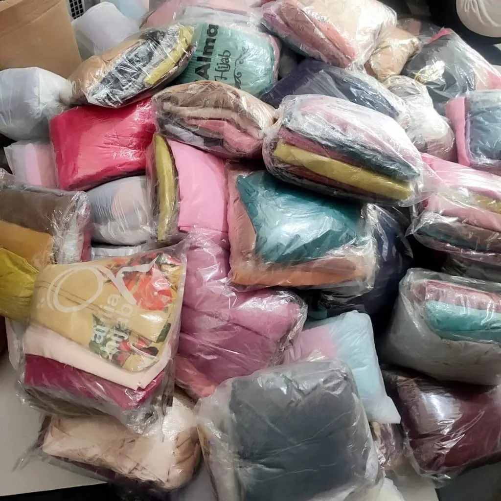 Clear Stok $10 for 3 mix hijab