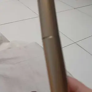 HANZION【COD】Tutup Mata 3 Warna Gradient untuk Pemula! Stik eyeshadow ini tahan air dan keringat, dengan tekstur matte dan shimmer, mudah diaplikasikan, tahan lama, dan dapat membantu Anda dengan mudah menciptakan mata yang memesona!