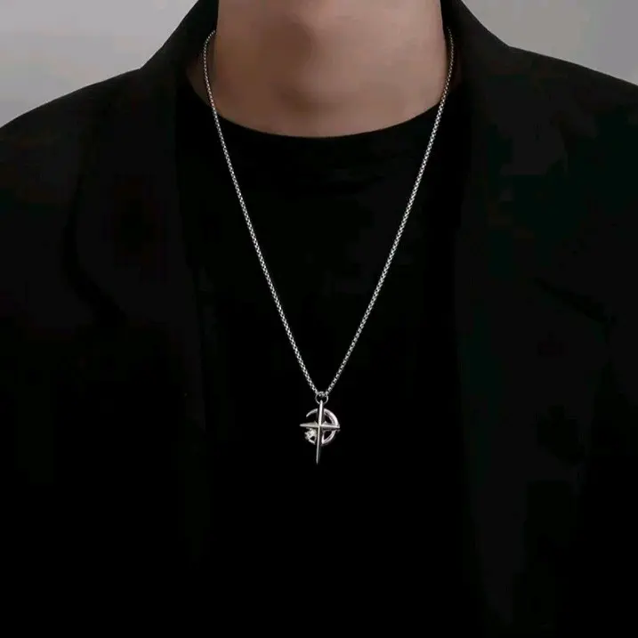 Kalung Titanium Stainless Steel Liontin Bulan Bintang Anti Karat Anti Luntur untuk Pria dan Wanita - Aksesoris 5