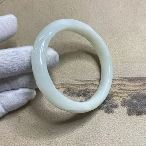 Gelang Bangle Giok Xiuyu Bulan Putih Asli Alami Elegan Simple