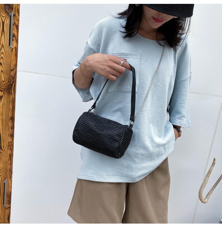 Product Introduction of Popular Makeup Bag Handheld Women's Bag Autumn/Winter New Style Bag Women's Fashion Chain Diamond Single Shoulder Crossbody Bag Women 8