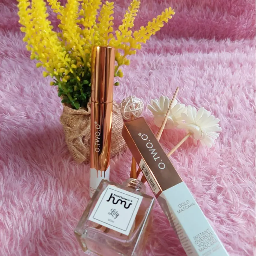 O.TWO.O Maskara Gold waterproof long lasting volumizing lengthen-9981