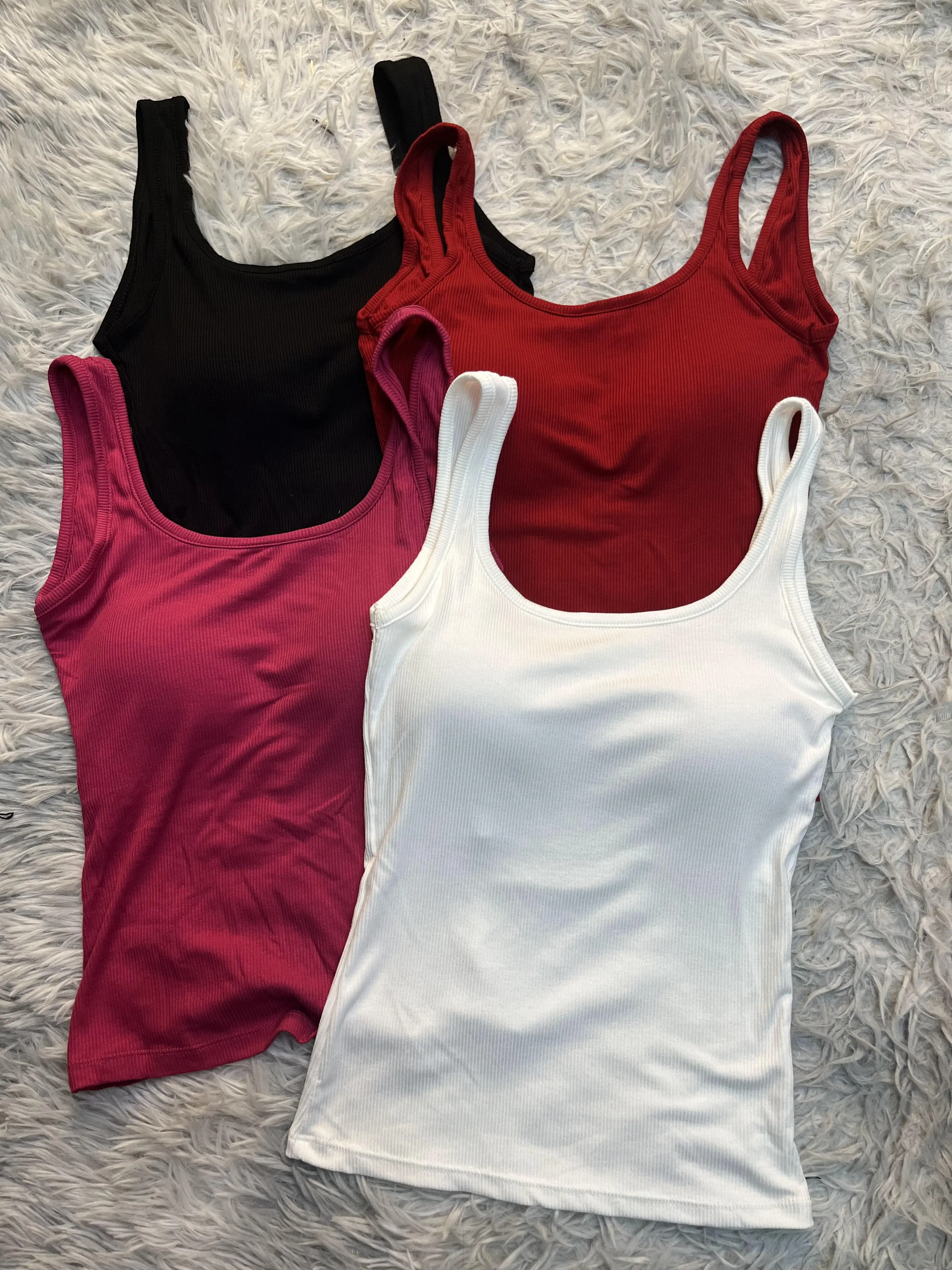 Hot girl women's camisole vest, sexy big U-back, slim fit and versatile, look slim, wear beautiful, shoulder straps, chest cushion, base shirt