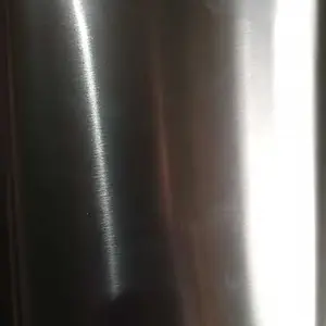 Botol Minum Stainless Mini Bisa Praktis Dimasukkan ke Dalam Saku Celana