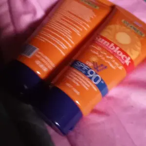 SPF 90+ Sunscreen 100g tabir surya Badan dan Wajah Krim Whitening Sunblock Badan collagen sunscreen moisturizing high UV protection Cream Matahari Pelindung dari Sinar mengurangi bintik hitam serta pembentukan melanin Tahan Air Refreshing Tidak Lengket