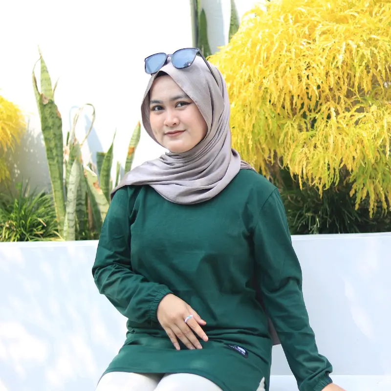 Atasan Kaos Tunik polos  Merah Maroon wanita Dewasa Muslim terbaru lengan panjang tangan serut karet  Kerah oblong variasi belah Samping bahan Kain katun Combed 24s  Nyaman Tebal premium import Hitam Basic Atasan Tunik 6