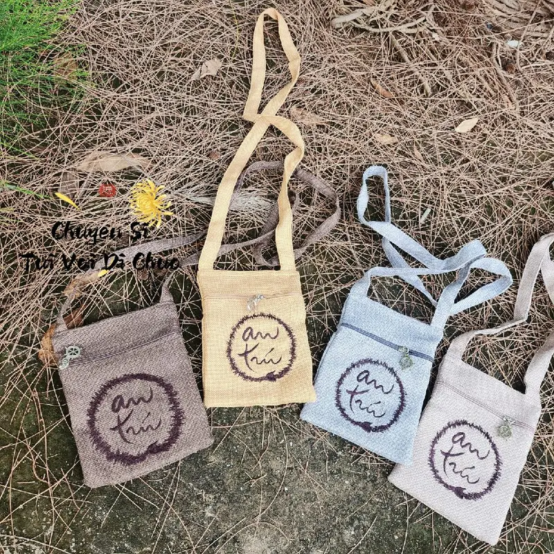 TÚI VẢI ĐI CHÙA MẪU NHÍ VẢI BỐ " AN TRÚ " -  2 ngăn , bố dày 14x18cm, 4 màu: Vàng, Nâu, Lam, Đất - nữ 8