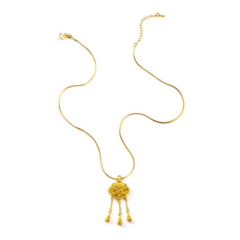 Product Introduction of Chinese style tassel gourd and peace lock necklace.Light luxury, fashionable and high-end jewelry. 2