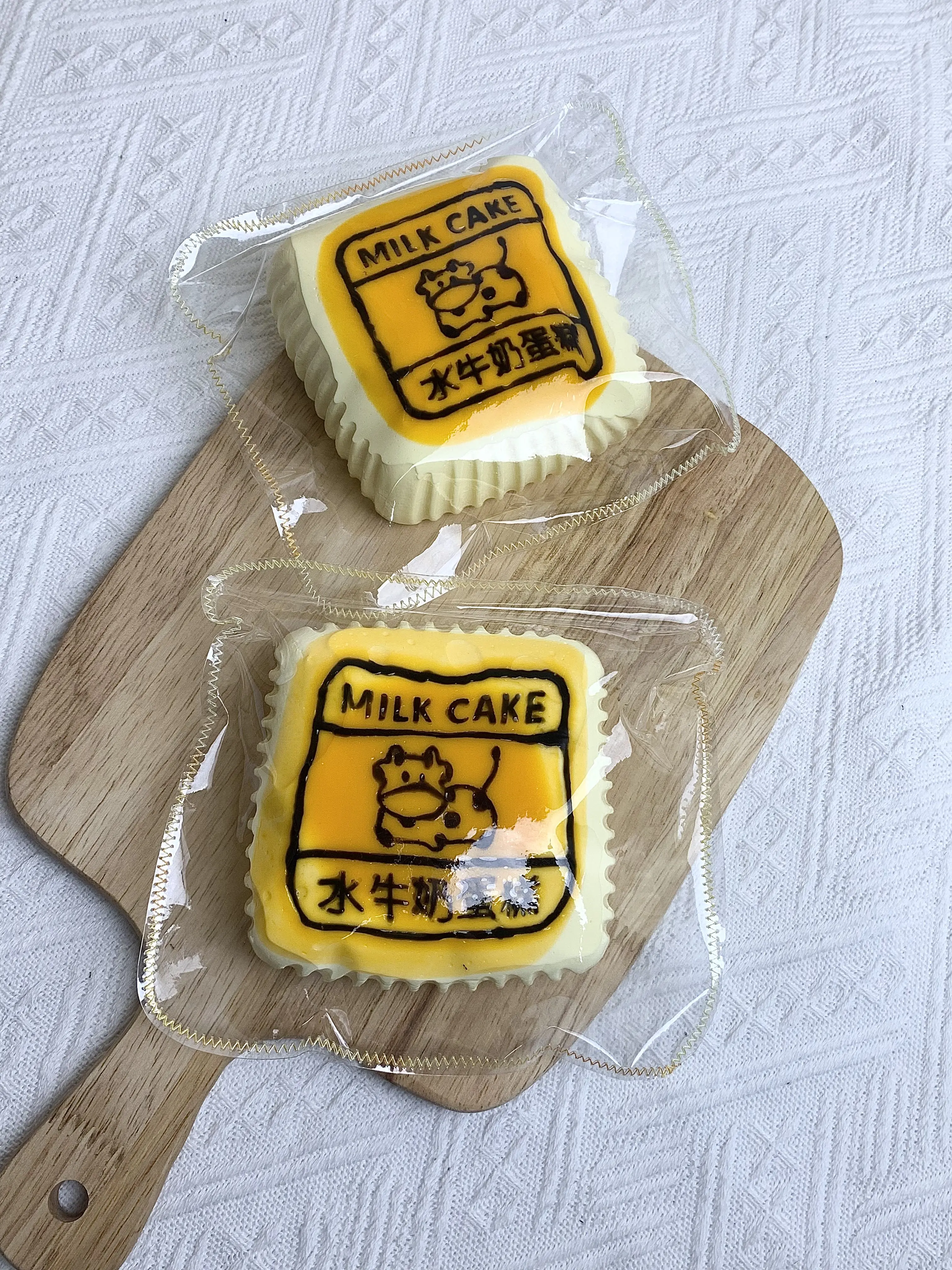 水のテクスチャー 水牛ケーキ スクイーズ ストレス解消おもちゃ