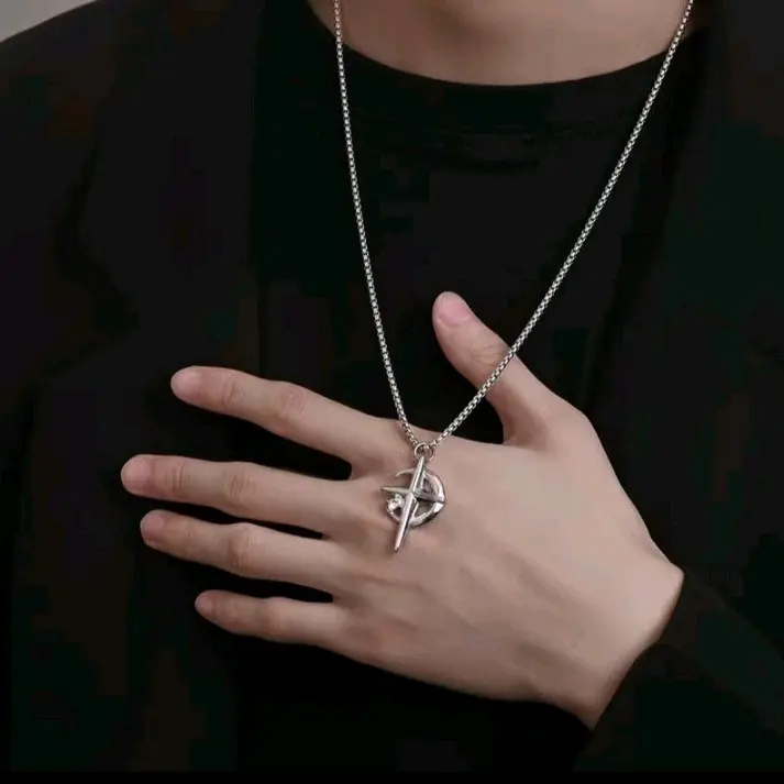 Kalung Titanium Stainless Steel Liontin Bulan Bintang Anti Karat Anti Luntur untuk Pria dan Wanita - Aksesoris 6