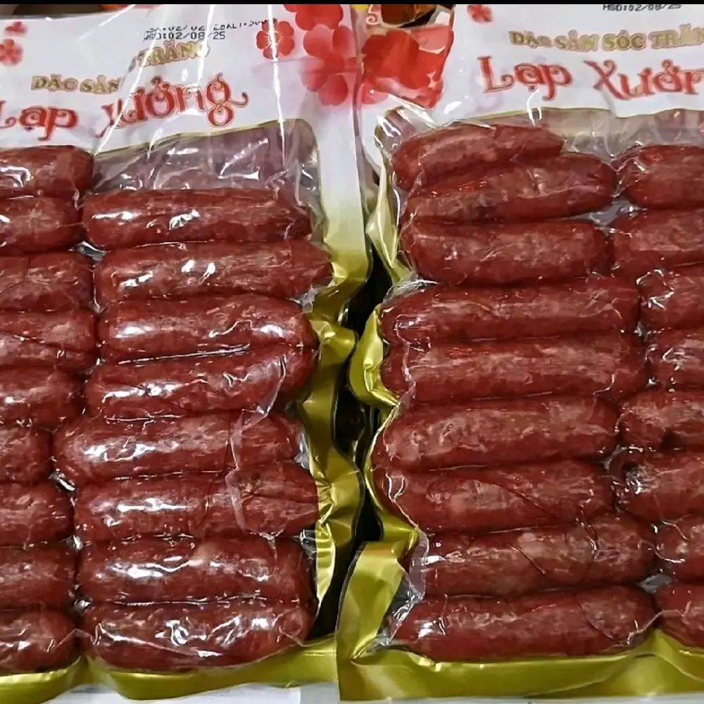 1kg LẠP XƯỞNG Heo Tiêu Đen đặc sản Sóc Trăng  loại " siêu nạc" rất ngon. Dùng biếu, tặng trong dịp lễ Tết. 2 túi 500g ép chân không sạch sẽ