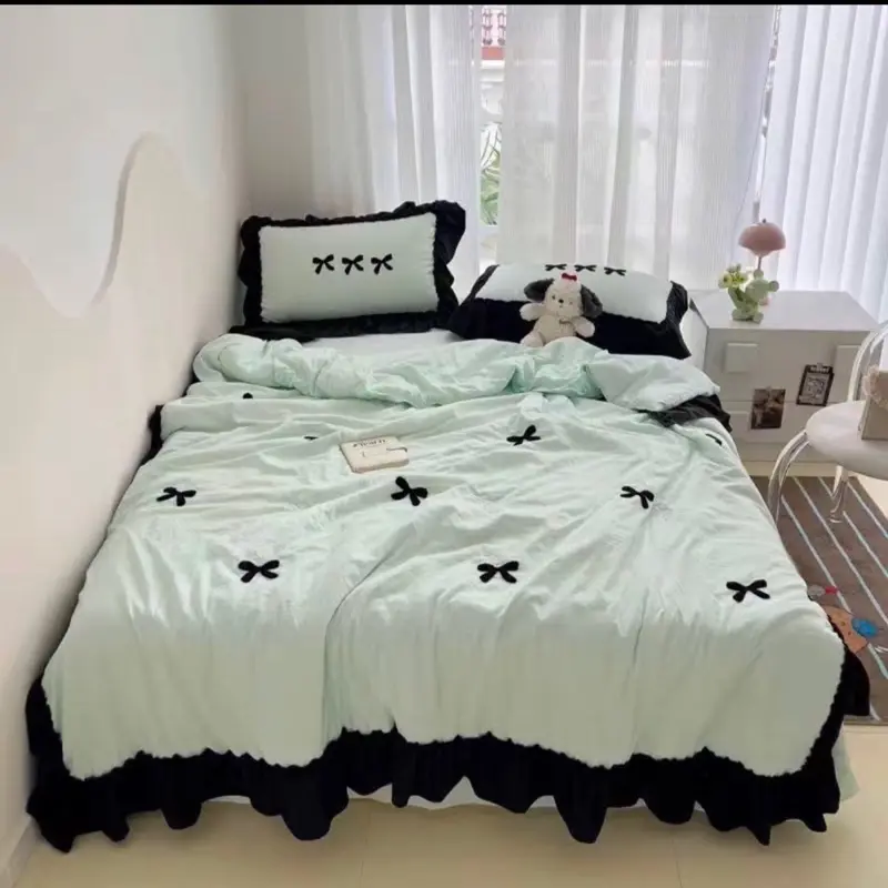 Đũi bèo thêu nơ chăn hè trần bông set 4 món 1 chăn hè đã trần bông 1 ga phủ có bèo xinh ( khách muốn ga chun thì note cho shop ) 2 vỏ gối đầu 1