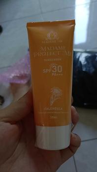 Product Review of ( READY STOK ) Madame Gie Protect Me Sunscreen SPF 30 PA +++ With Calendula  BPOM from Y**a 1