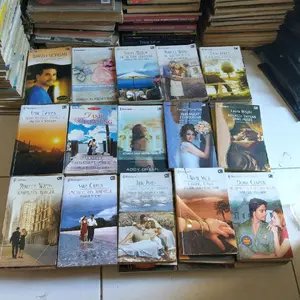 novel seri herlequin edisi bahasa Indonesia random(tidak bisa pilih judul) pemesanan lebih dari satu akan dikirim dengan judul yang berbeda beda
