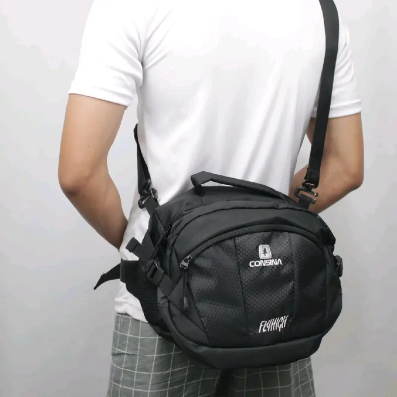Tas Selempang Outdoor Consina 2 Pungsi Bahan Berkualitas Tebal Ukuran 8 Liter Cocok Buat Pria Dan Wanita Slingbag Cowo Hitam 2