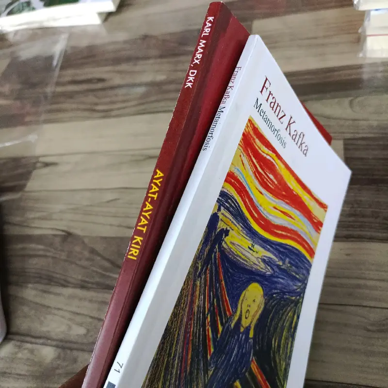 PAKET 2 BUKU FILSAFAT FRANZ KAFKA METAMORFOSIS + AYAT AYAT KIRI KARL MAX 4