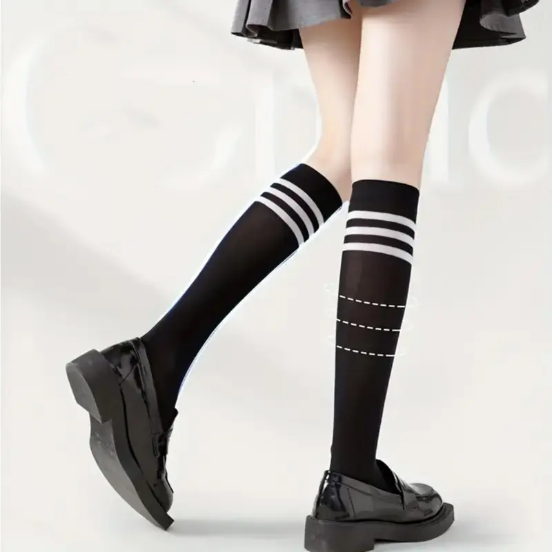 Kaos Kaki Wanita Panjang Selutut Motif Stripe - Nylon All Size (37-42) - Fashion Garis Hitam dan Putih 1